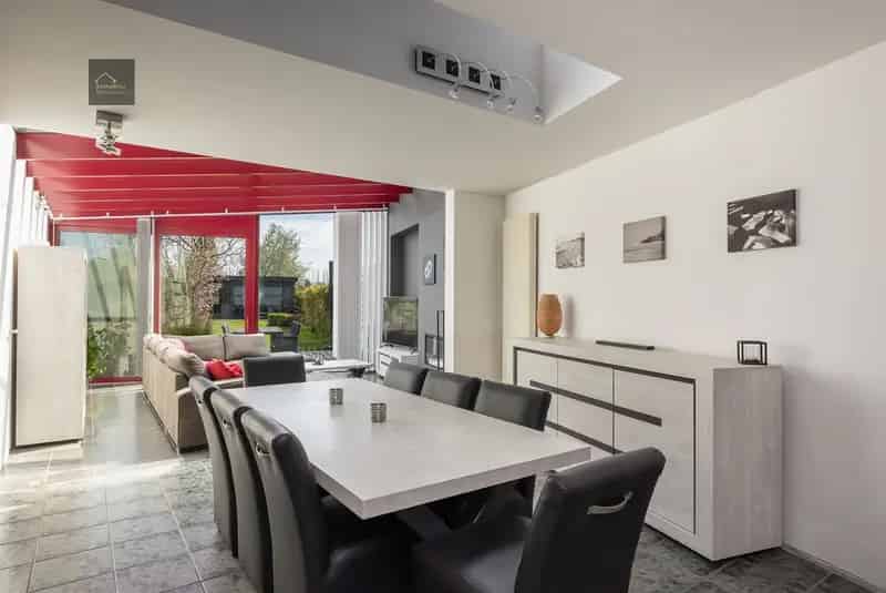 Ruime gezinswoning met 5 slaapkamers te koop