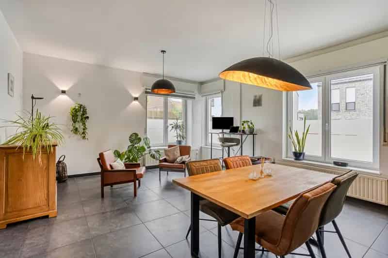 Rustig Gelegen Woning Met Dubbele Garage