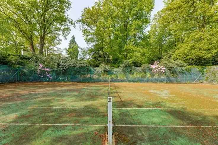 Te koop villa in Zoniënwoud met tuin zwembad tennis