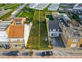Bouwgrond Lombardsijde  2 Percelen Te Koop Nabij Strand