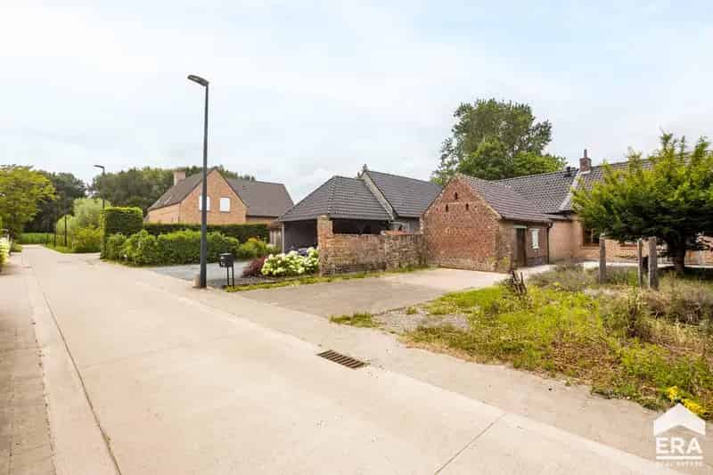 Huis te koop Moorsel: Landelijke woning te renoveren met tuin