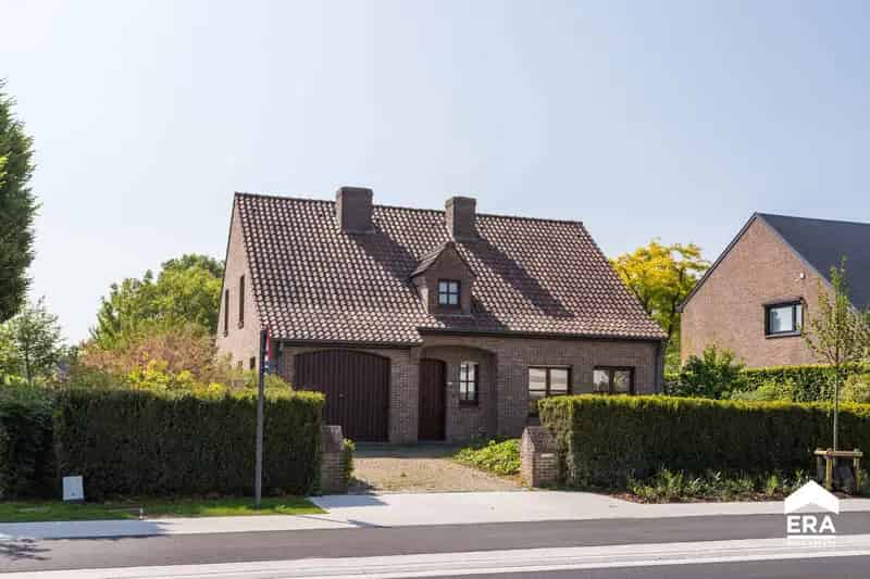 Huis te koop Ieper: 4 slaapkamers, garage, grote tuin