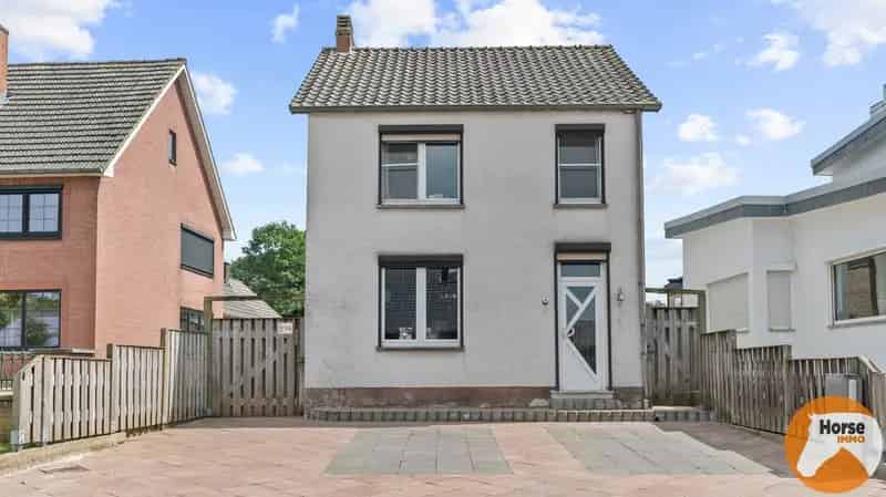 Woning met Paardenstallen te Neeroeteren 17ha
