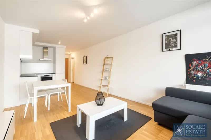 Appartement te koop gerenoveerd benedenwoning met lift