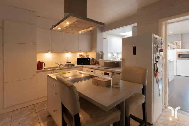 Rustig Gelegen Halfopen Bebouwing 4 Slaapkamers Garage