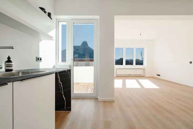 Appartement Te Koop - Gerenoveerd - Terras - PEB B