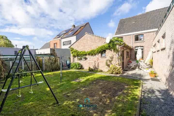 Huis te koop De Pinte: te renoveren halfopen bebouwing