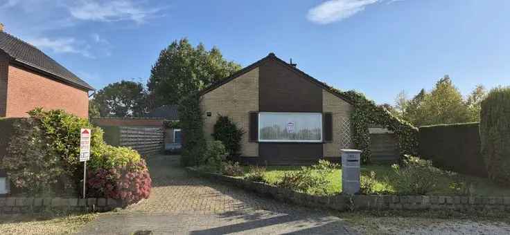 Te koop bungalow in rustige locatie met tuin en garage