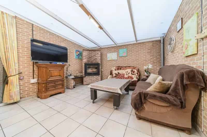 Te renoveren hoekwoning Mere