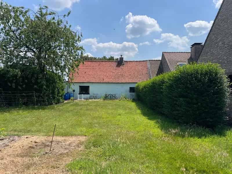 Te renoveren hoeve te koop Lievegem