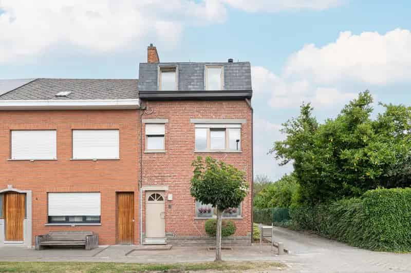 Huis te koop Blaasveld: Gezellige woning met tuin en garage