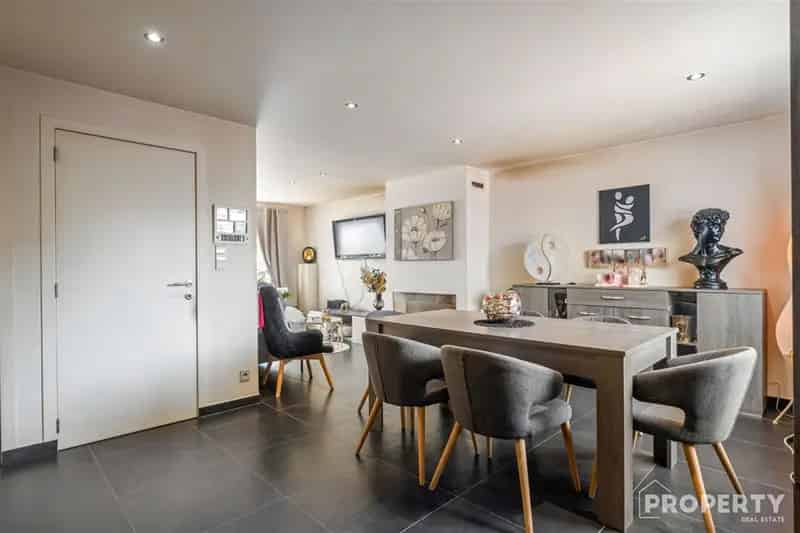 Rijwoning te koop Menen: 3 slaapkamers, tuin en garage