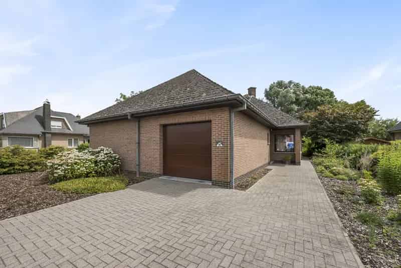 Huis te koop: 4 slaapkamers, garage, zonnige tuin