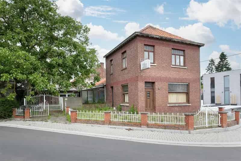 Huis te koop: Renovatieproject voormalig café met woonst