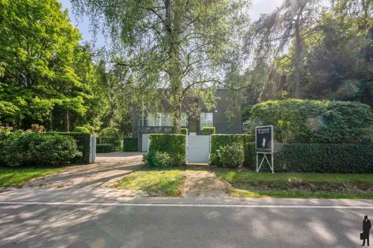 Moderne woning te koop 3500m2 tuin 4 slaapkamers
