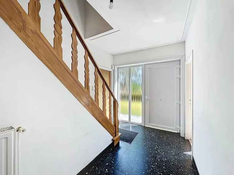 3 Slaapkamers Ruime Woning 2267m2 Perceel
