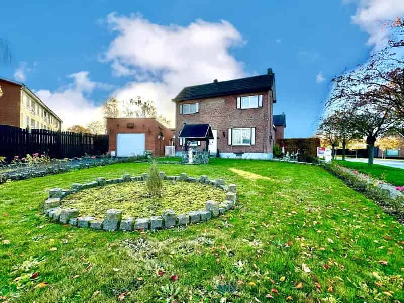 Huis te koop: te renoveren woning met 4 slaapkamers en tuin