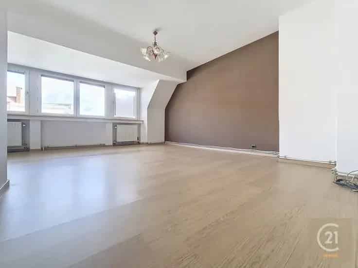 Appartement 1 Slaapkamer Laken - Zolder - Nabij Faciliteiten