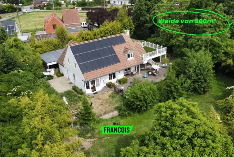 Landelijke woning met weide te koop Deerlijk