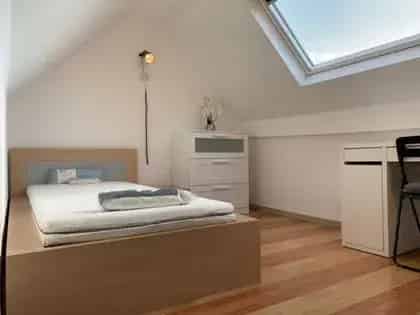Gemeubileerd 2 Slaapkamers Appartement te Huur Rue Francois Janssens