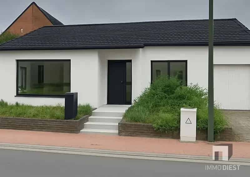 Bungalow te koop: Renovatieproject met potentieel