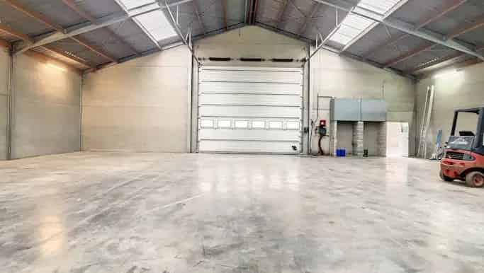 Magazijn te huur Wielsbeke 400m²