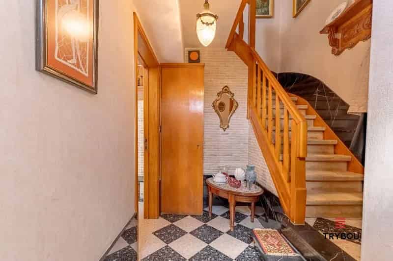 Huis te koop Roeselare: 3 slaapkamers, garage en zonnige tuin