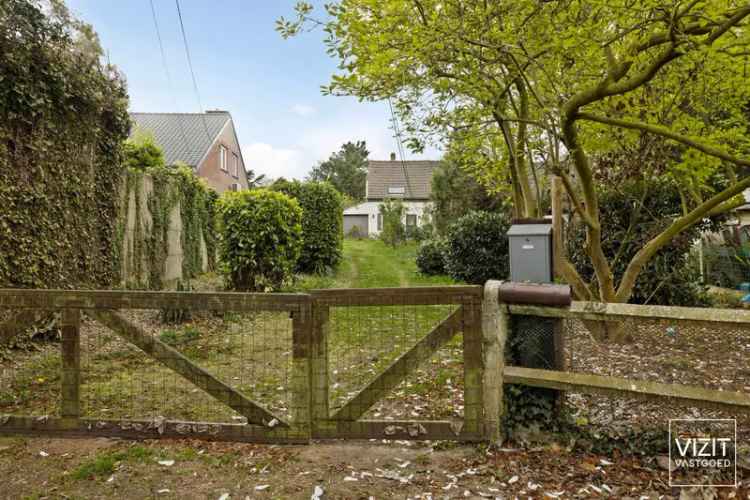 Te renoveren halfopen woning 16 are