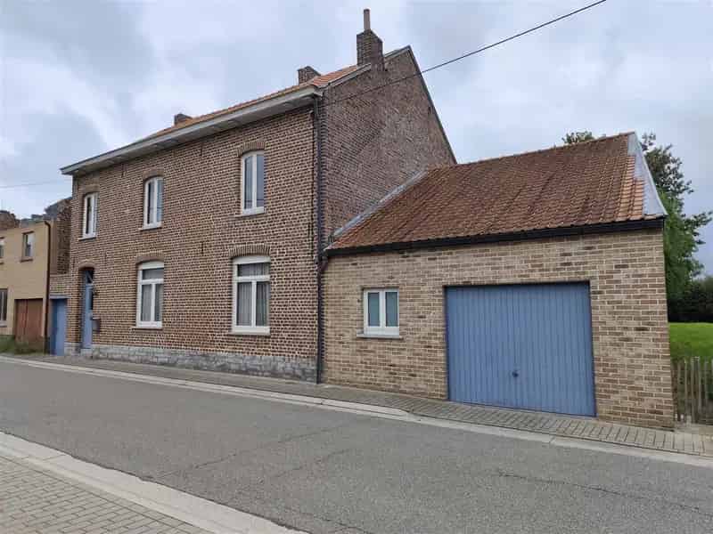 Woning met garage en tuin