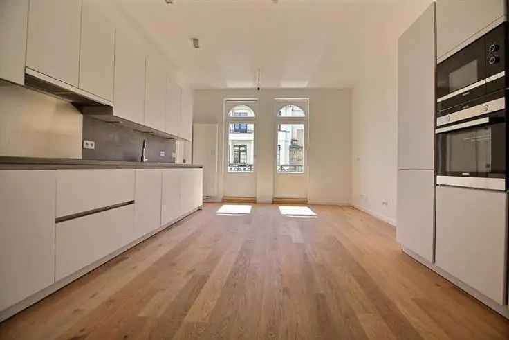 Appartement te huur Chatelain 2 slaapkamers 108m²