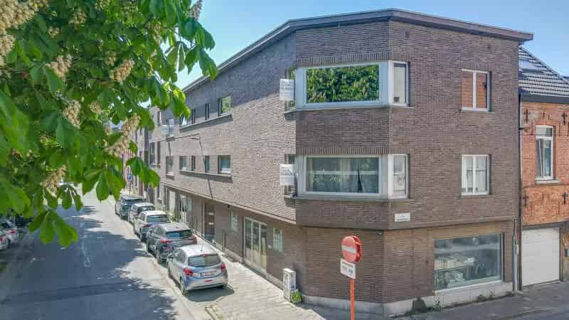 Opbrengsteigendom Gent: Handelsruimte 4 Appartementen