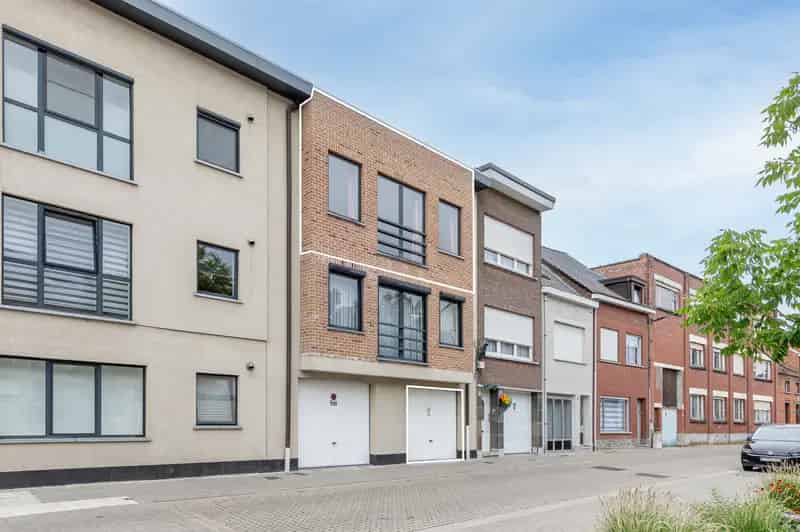 Appartement te koop: Instapklaar met garage en terras