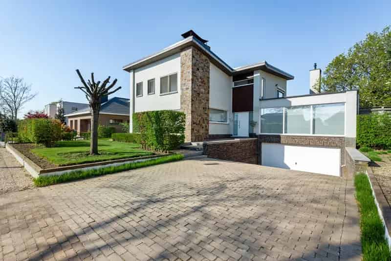 Huis te huur Aartselaar: Ruime villa met tuin en 4 slaapkamers