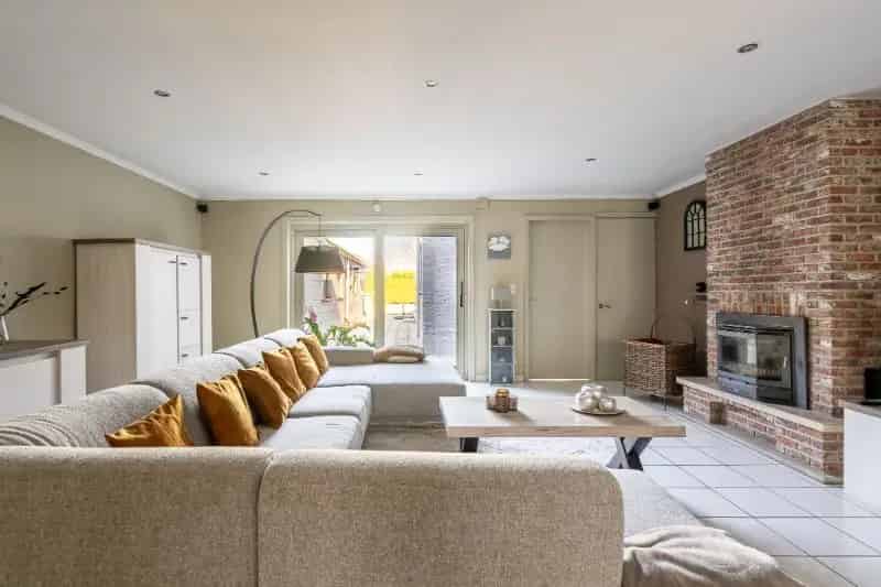 Instapklare woning met ruime garage en tuin