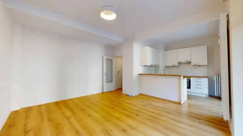 Appartement te Auderghem 35m2 gerenoveerd studio