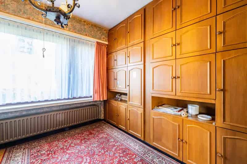 Huis te koop Schelle: Ruime 4-5 Slaapkamers, 5 Garages (Optioneel)