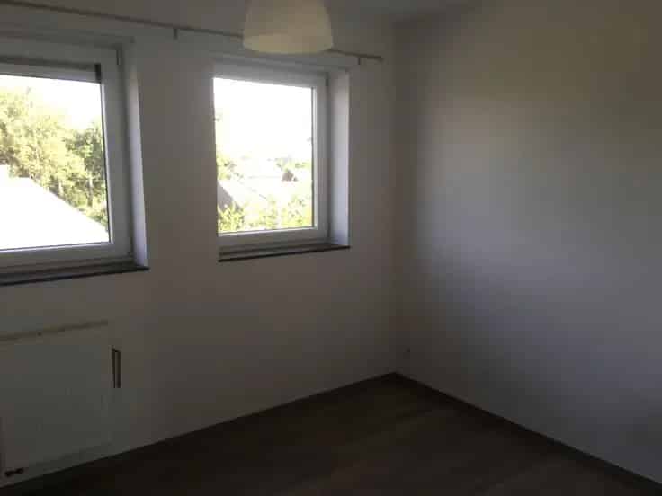 Duplex Te Koop 4 slaapkamers Nabij Winkels en Scholen