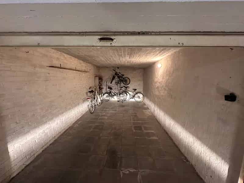 Garagebox te Huur Troonstraat Strand Nabij