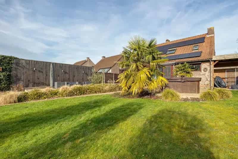 Huis te koop in Hulshout: 3 slaapkamers, zonnige tuin & jacuzzi