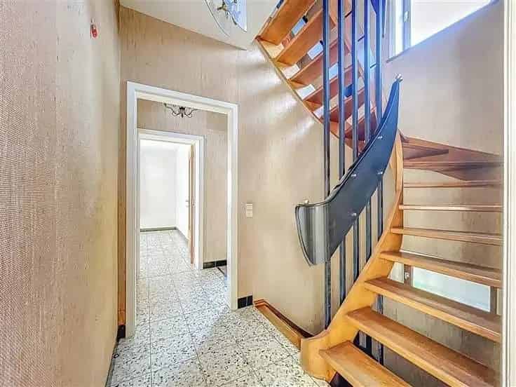Te Koop: Charmante Villa met 3 slaapkamers en tuin