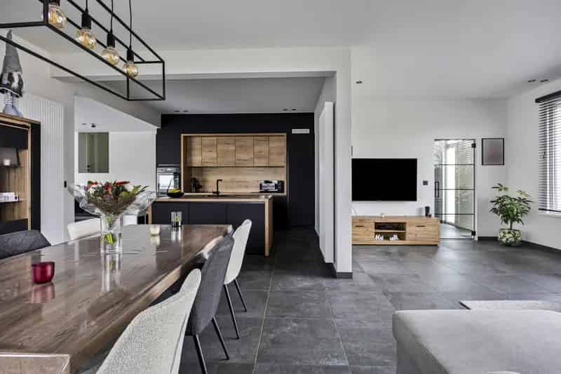Huis te huur 300m² 3 slaapkamers Volledig gerenoveerd