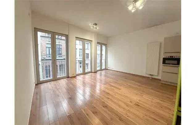 Huur 1 slaapkamer appartement van 60 m² in Antwerp