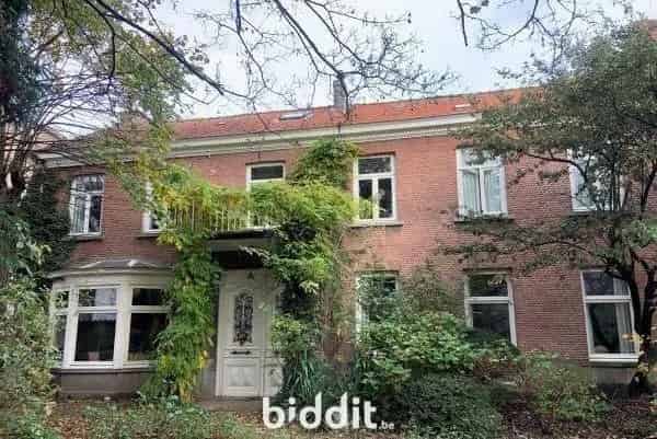 Herenhuis met Werkplaats te Koop
