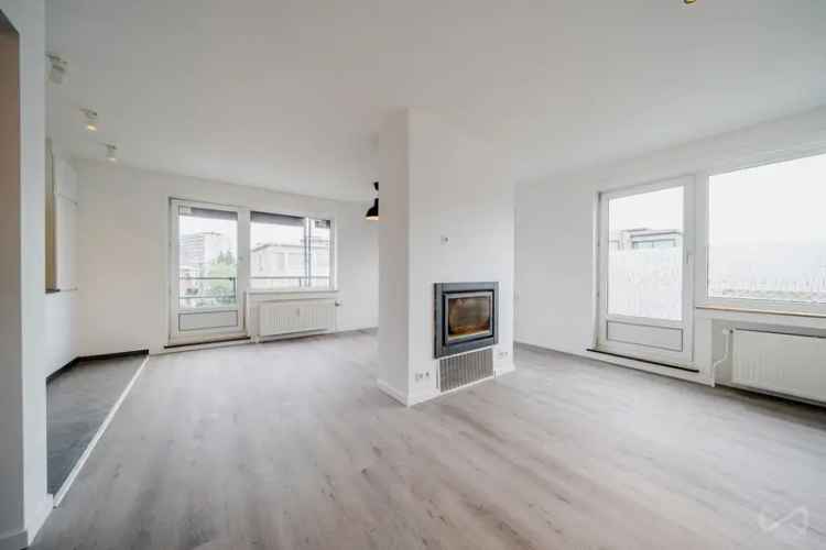 Evere Appartement te Huur 2 slaapkamers Gerenoveerd Terras Nabij Station Bordet