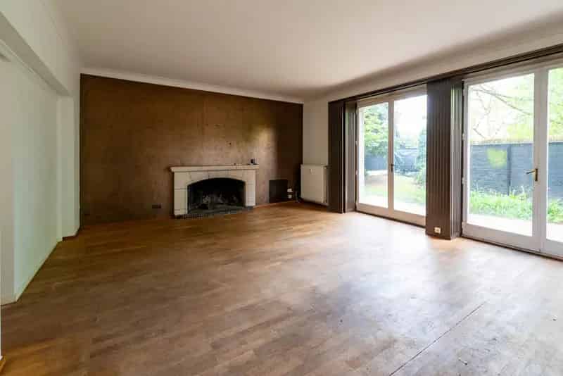 Gelijkvloers Appartement met Tuin te Huur Linkeroever