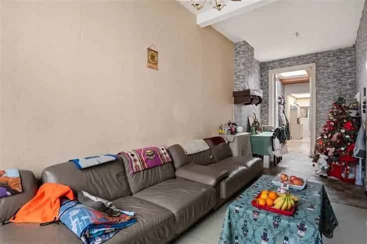 Huis Te Koop Deurne 4 slaapkamers Ruime Tuin Te renoveren