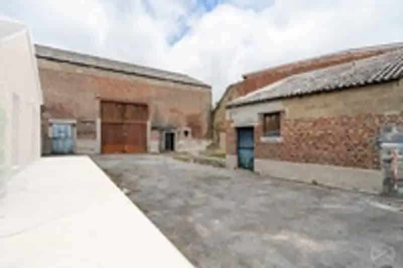 Grange te huur 219m² met mogelijkheid tot twee woningen
