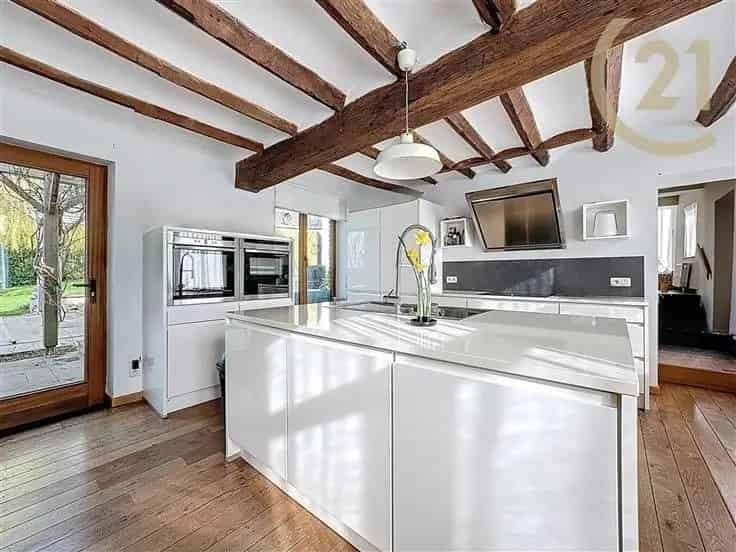 5 Slaapkamer Huis Met Zwembad Te Koop