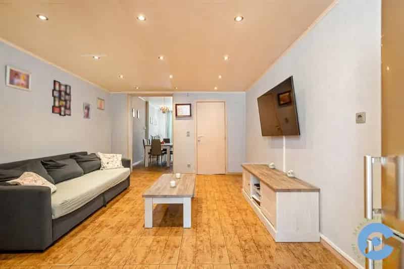 Huis te Koop Antwerpen 4 slaapkamers Nabij winkels en openbaar vervoer