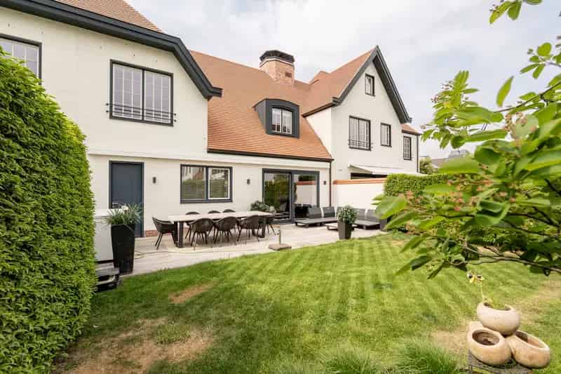 Huis te huur Knokke Valkenerf: Ruime gezinswoning met tuin en garage